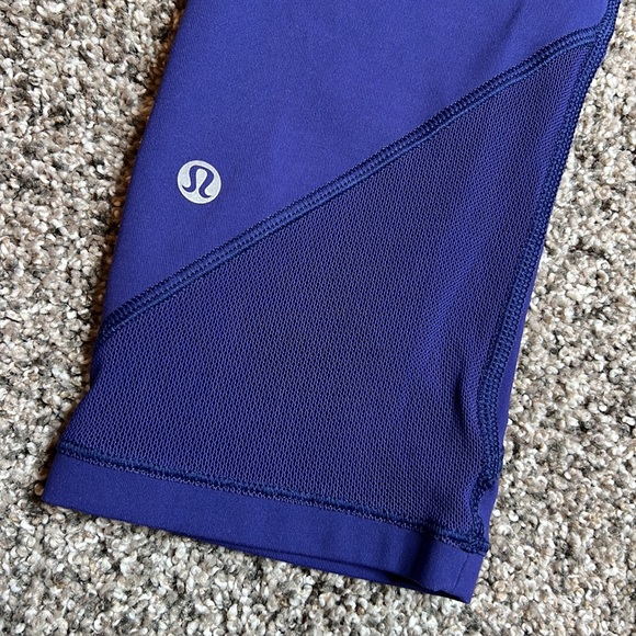 Lululemon Fast As Light Crop Leggings with Mesh Details in Emperor Blue - size 4 - Picture 10 of 14